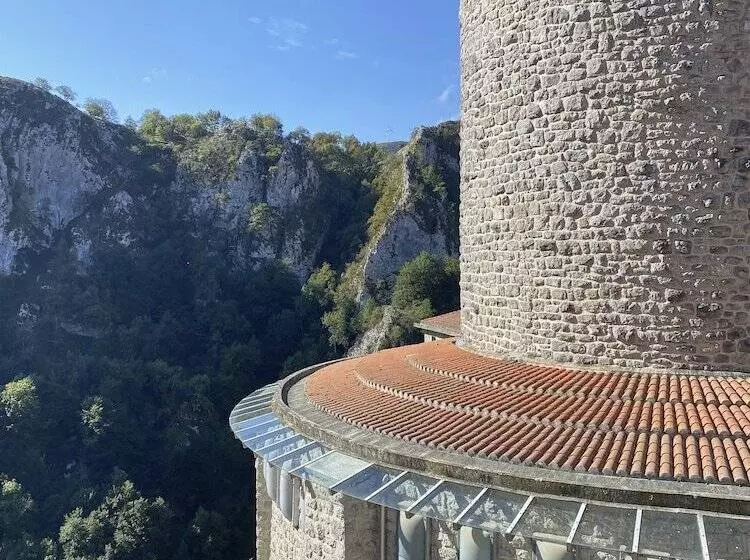 Отель Iraipe Santuario De Arantzazu