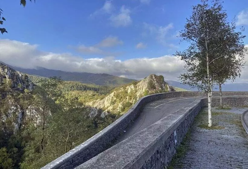 Отель Iraipe Santuario De Arantzazu