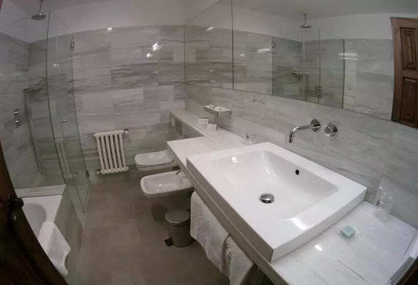 Parador De Santiago   Hostal Reis Catolicos