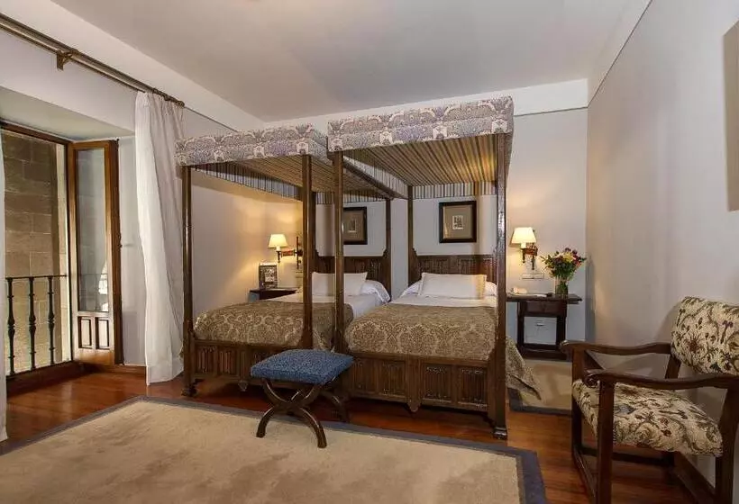 Parador De Santiago   Hostal Reis Catolicos