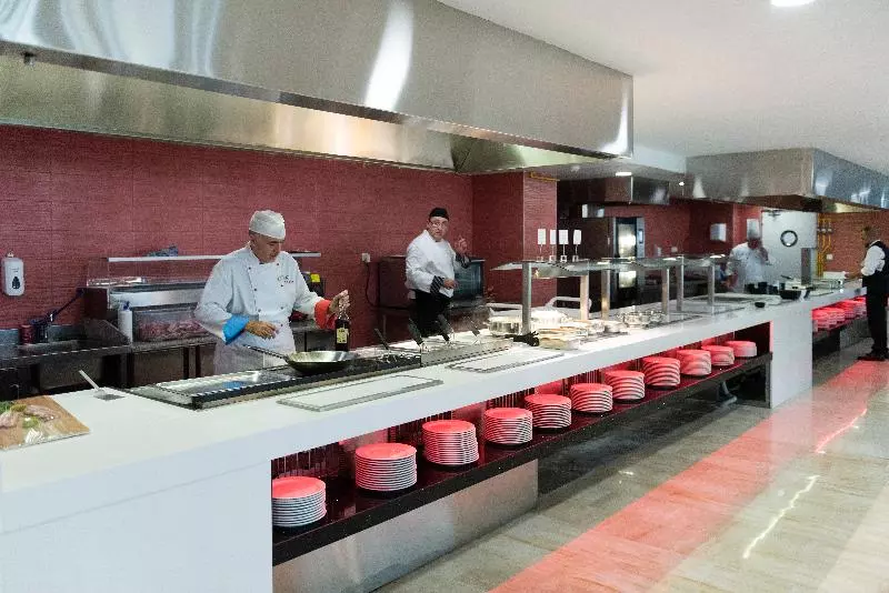 Отель Aluasun Doblemar