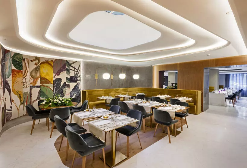 Отель Barcelo Emperatriz