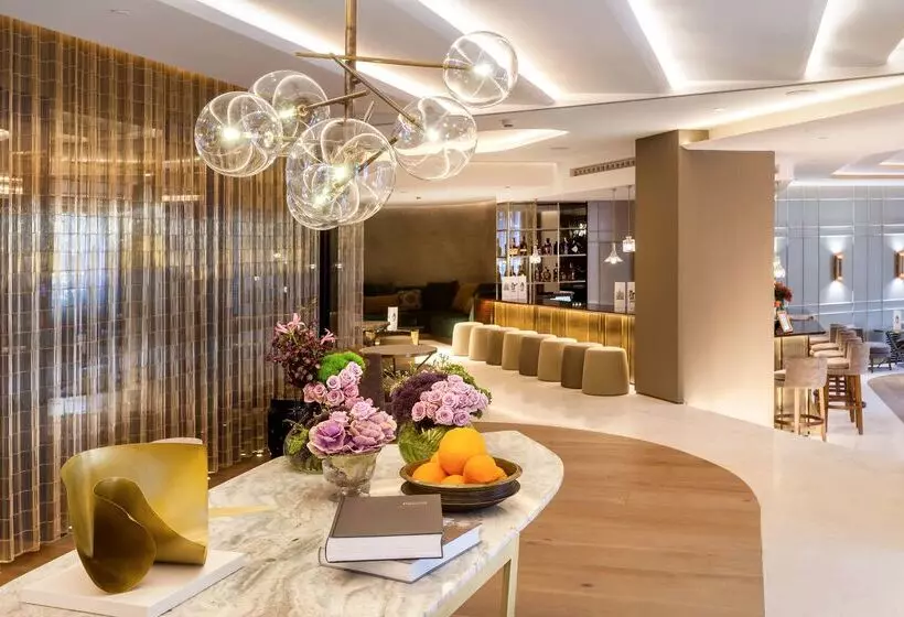 Отель Barcelo Emperatriz