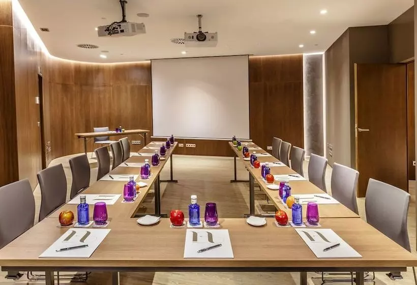 Отель Barcelo Emperatriz