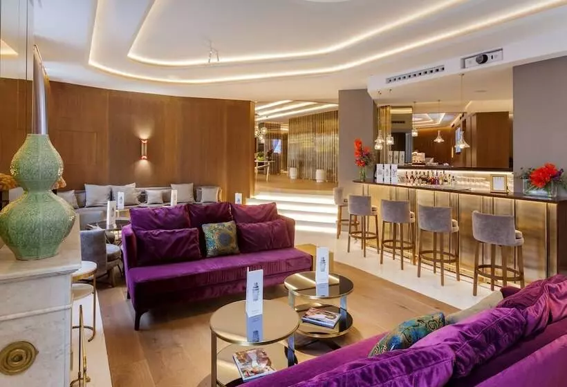 Отель Barcelo Emperatriz