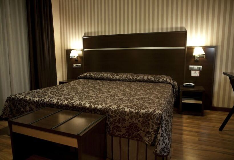 Отель Cervantes