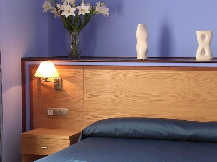 Отель Cervantes