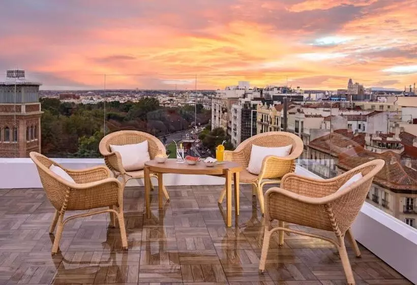 בית מלון כפרי H10 Puerta de Alcalá