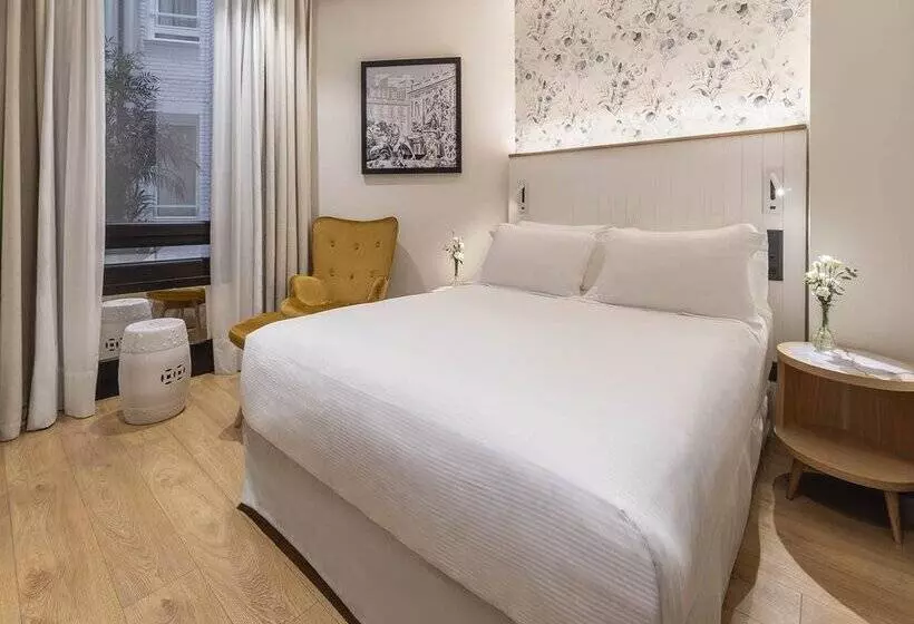 בית מלון כפרי H10 Puerta de Alcalá