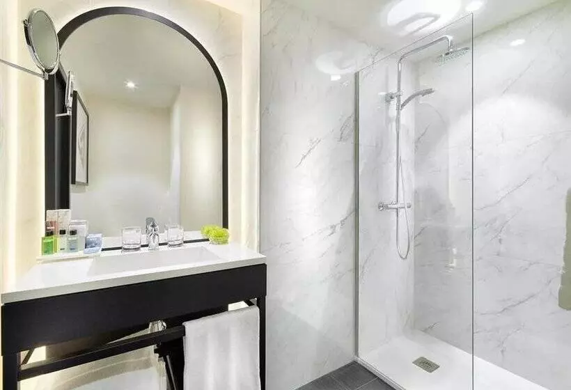 בית מלון כפרי H10 Puerta de Alcalá