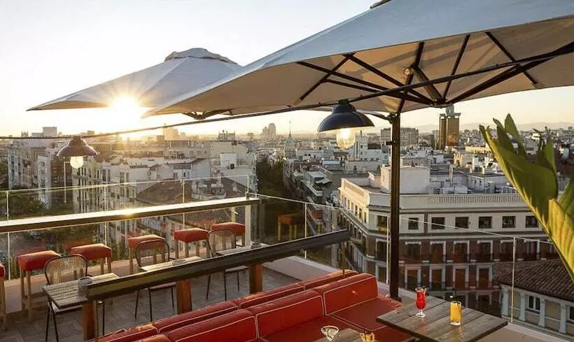 בית מלון כפרי H10 Puerta de Alcalá