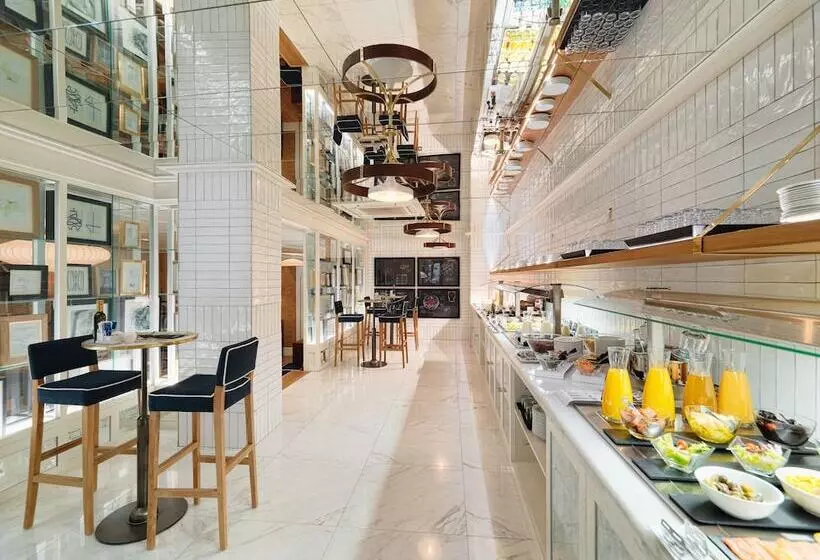 בית מלון כפרי H10 Puerta de Alcalá