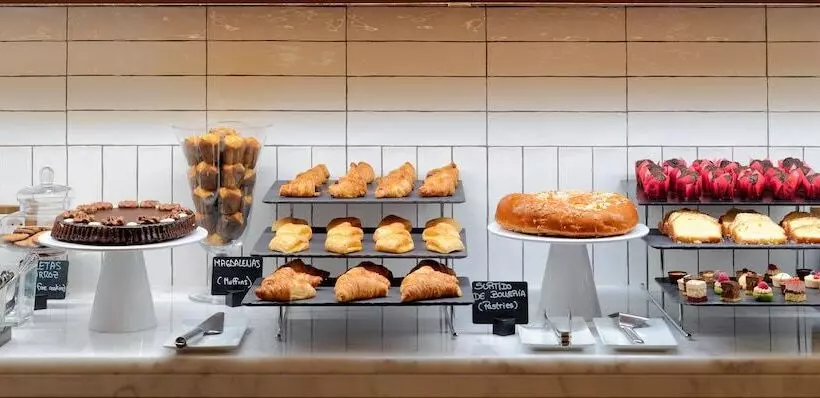 בית מלון כפרי H10 Puerta de Alcalá