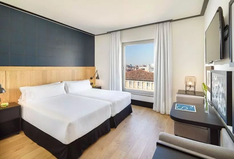 בית מלון כפרי H10 Puerta de Alcalá