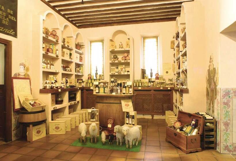 هتل La Casa Grande