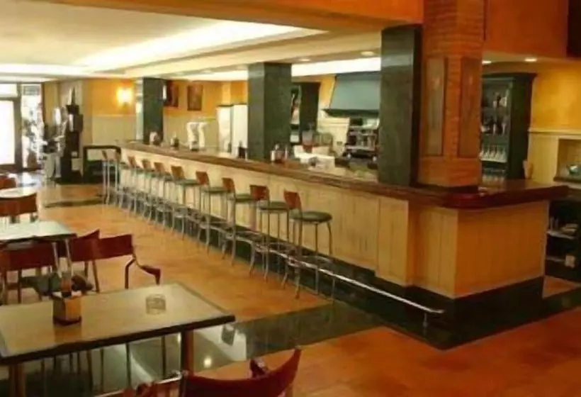 فندق Plaza Manjon