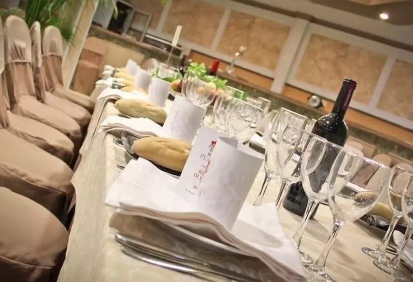 فندق Plaza Manjon