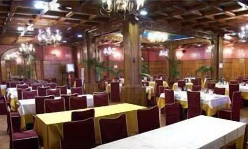 فندق Plaza Manjon