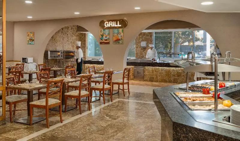 Отель Relaxia Beverly Park