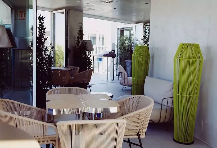 هتل Room Mate Macarena – Gran Via