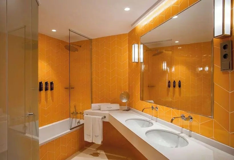 هتل Room Mate Macarena – Gran Via