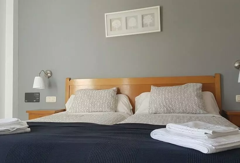 Отель Avenida Del Sotillo