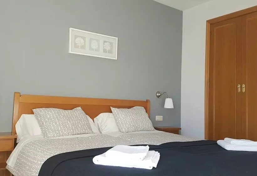 Отель Avenida Del Sotillo