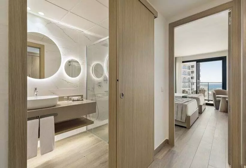 ホテル Best Triton