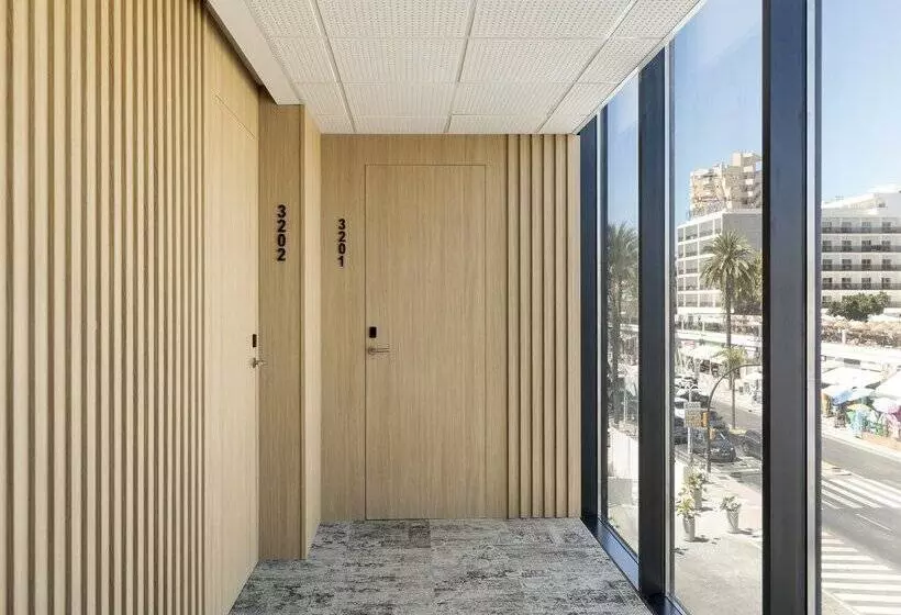 ホテル Best Triton