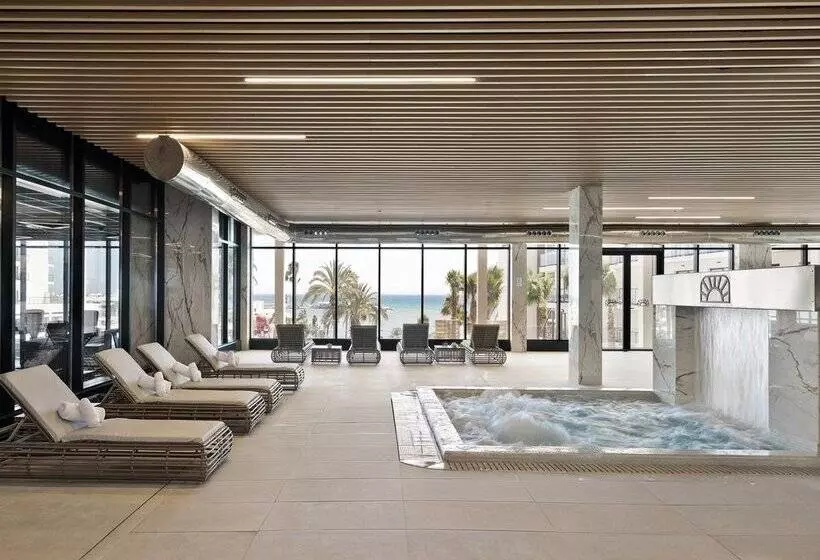 ホテル Best Triton