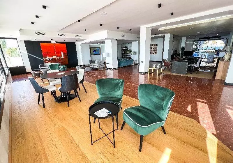 فندق Fay Victoria Beach