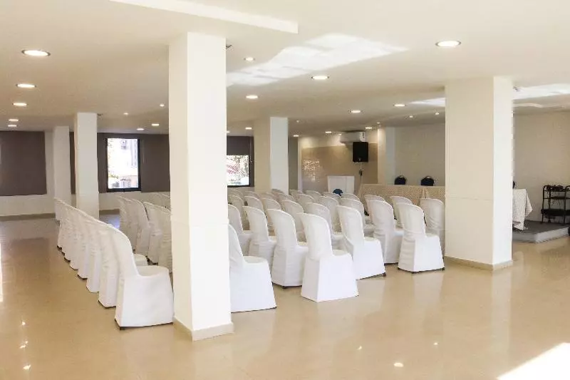 فندق Fay Victoria Beach