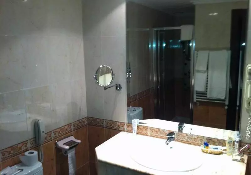 فندق Leonor Mirón