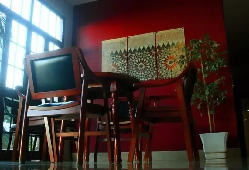 酒店 Majaravique Sevilla