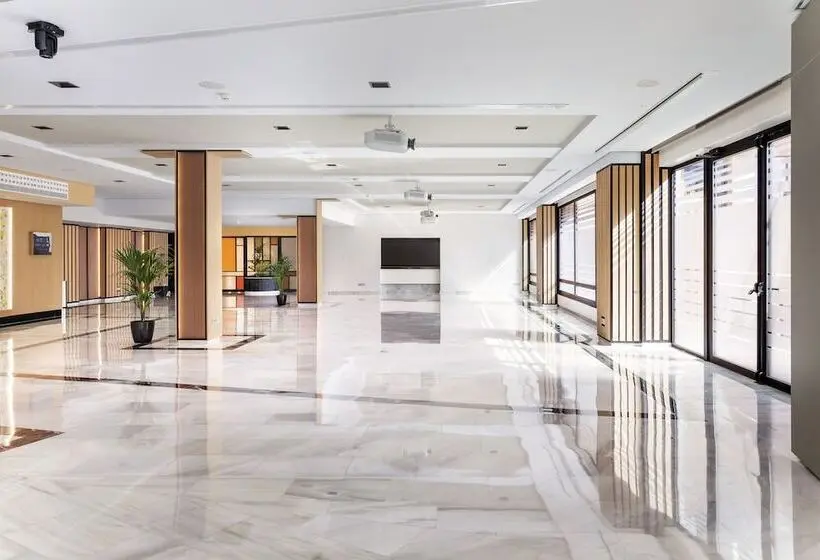 Отель Melia Costa Del Sol