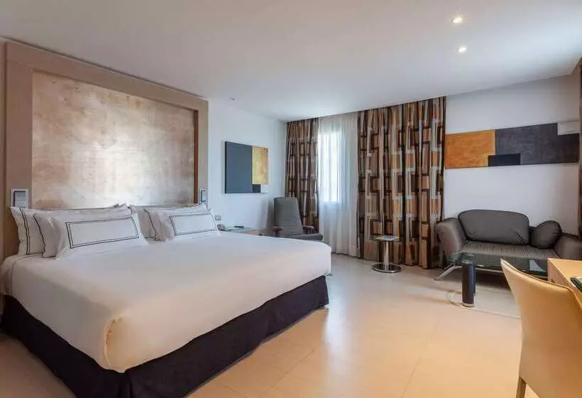 فندق Melia Sevilla