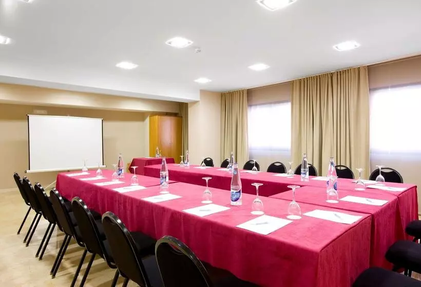 فندق NH Ciudad De Valencia