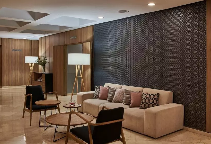 فندق NH Ciudad De Valencia