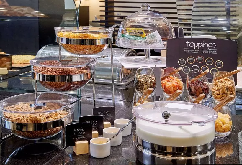 فندق NH Ciudad De Valencia