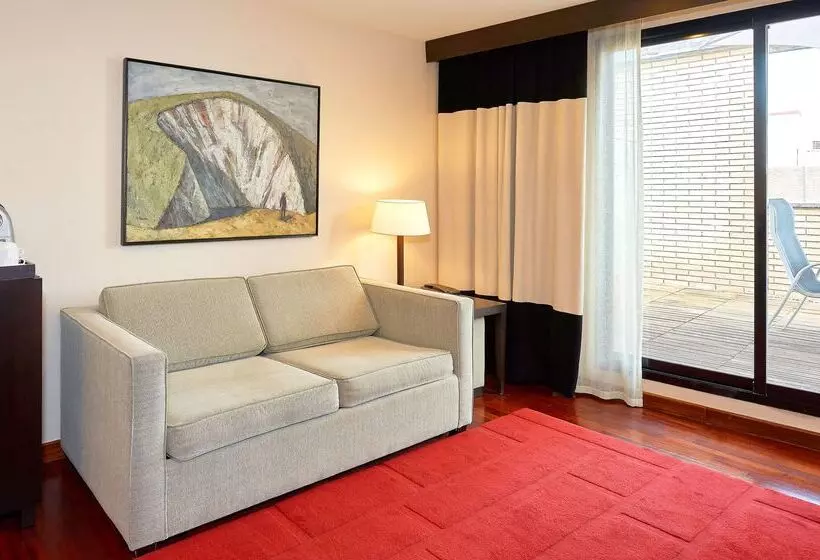 فندق NH Ciudad De Valencia