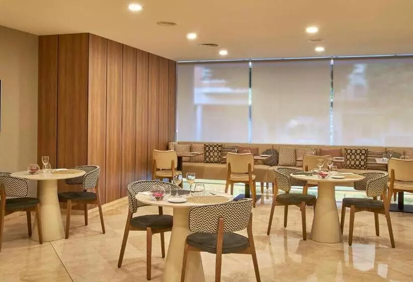 فندق NH Ciudad De Valencia