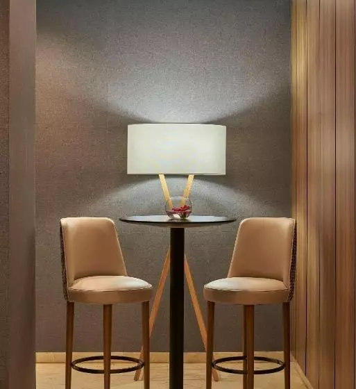 فندق NH Ciudad De Valencia