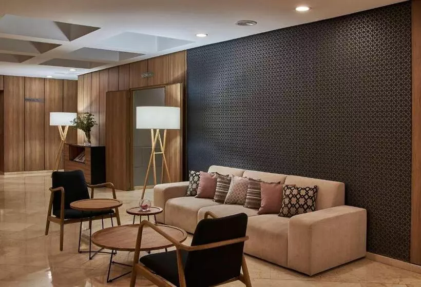 فندق NH Ciudad De Valencia