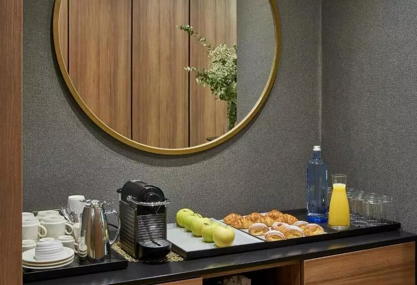 فندق NH Ciudad De Valencia