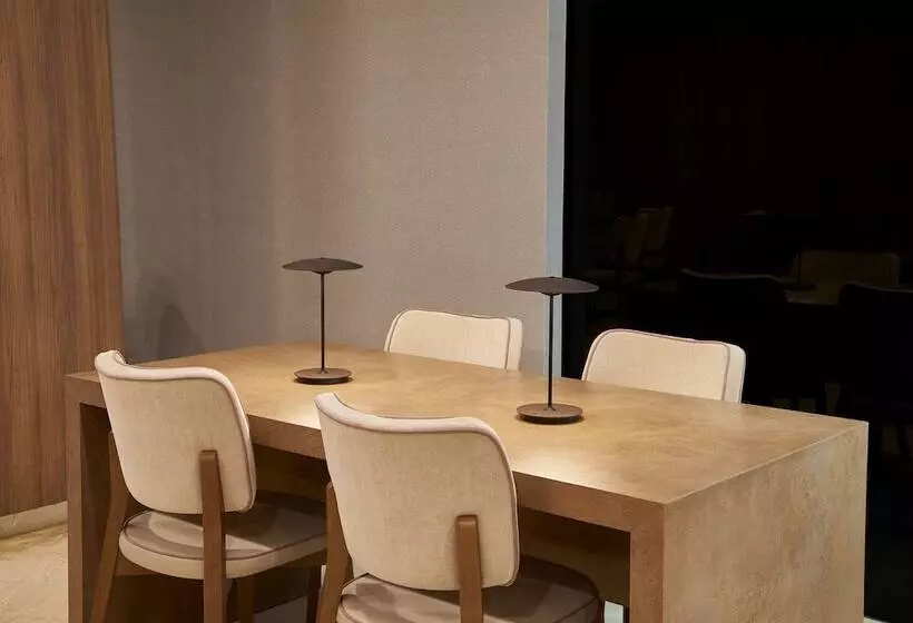 فندق NH Ciudad De Valencia