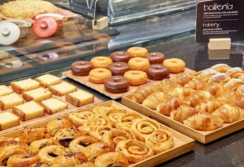 فندق NH Ciudad De Valencia