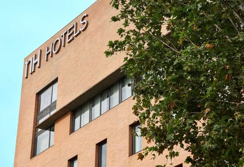 هتل NH Sevilla Plaza De Armas