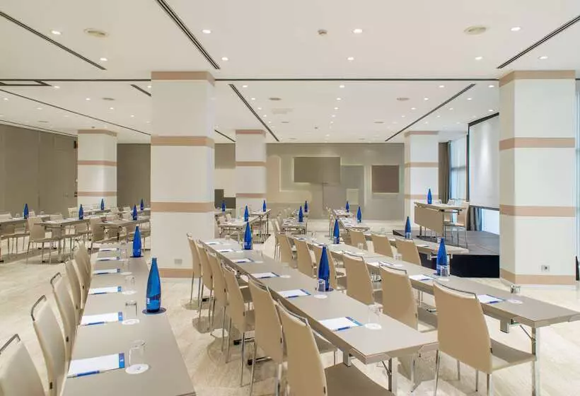 هتل NH Sevilla Plaza De Armas