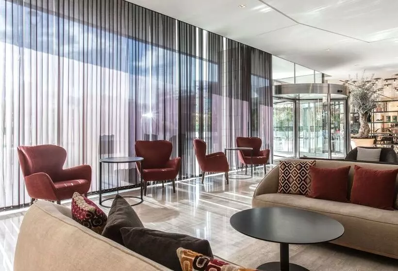 هتل NH Sevilla Plaza De Armas