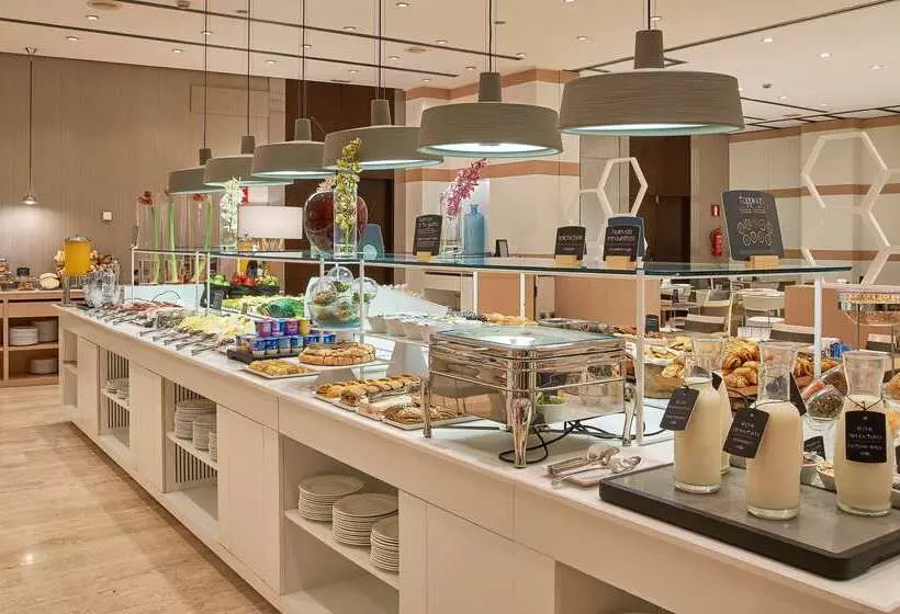 هتل NH Sevilla Plaza De Armas